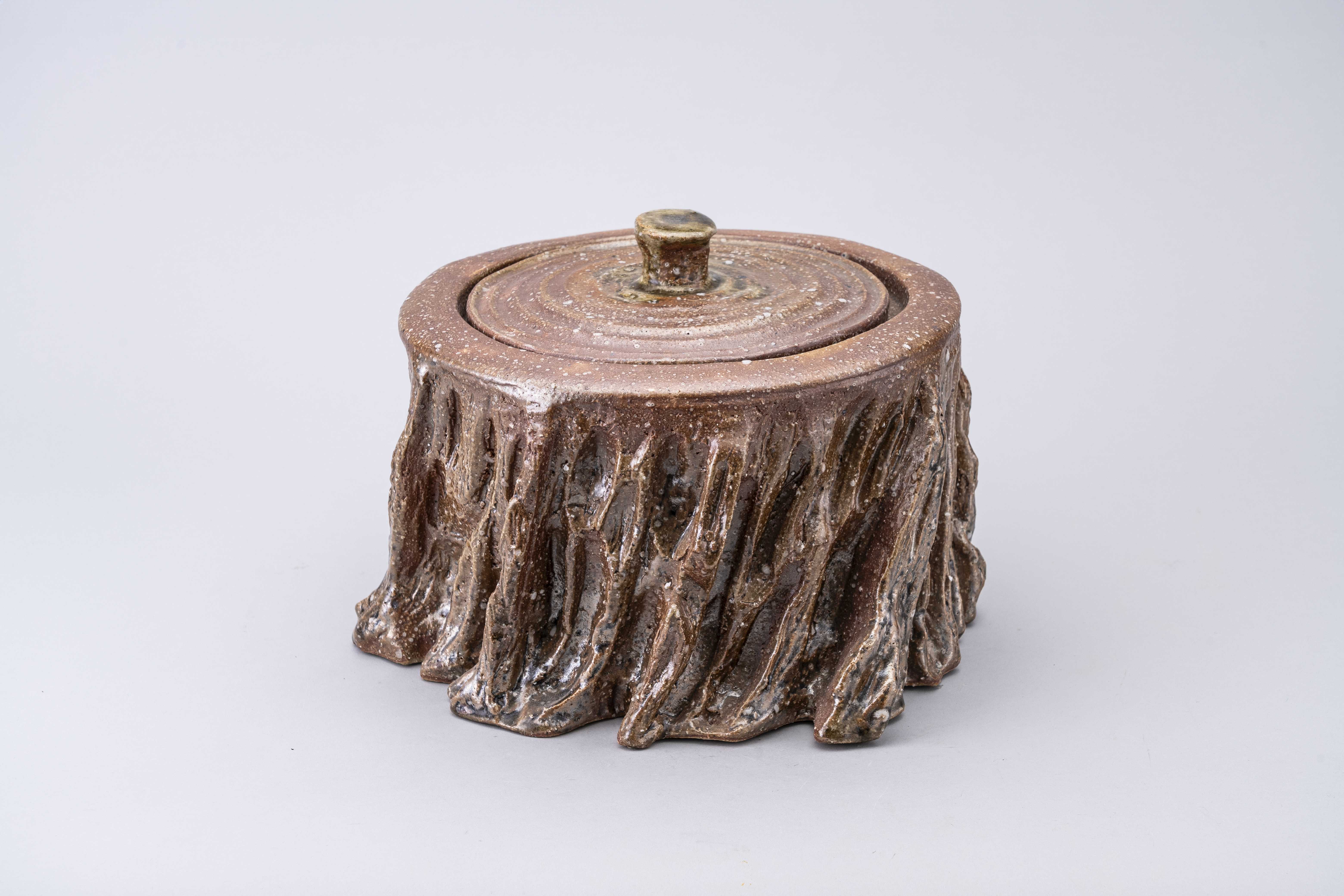 Handmade water jar – Shigaraki ware KAMA