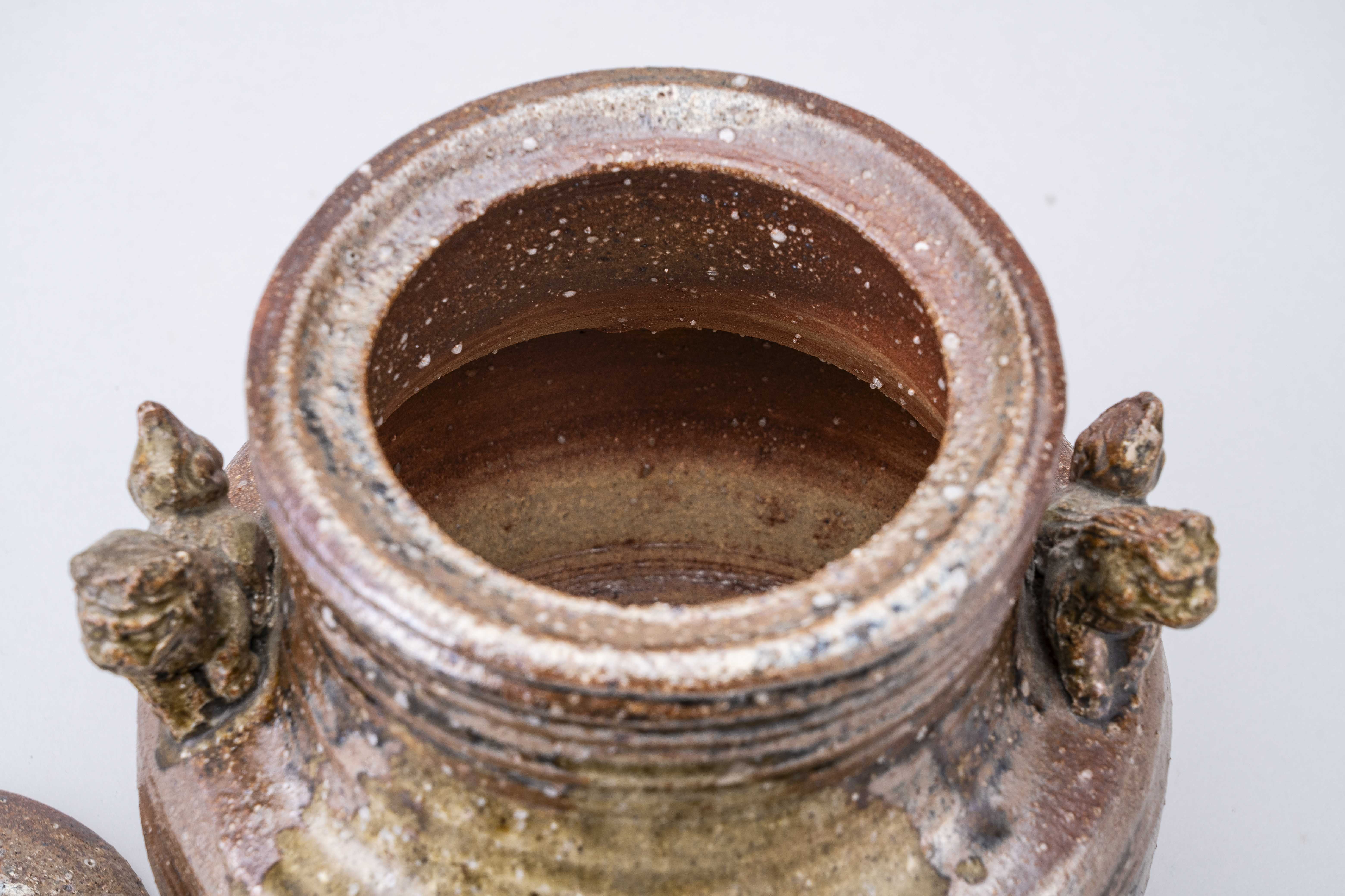 Incense burner with lion – Shigaraki ware KAMA