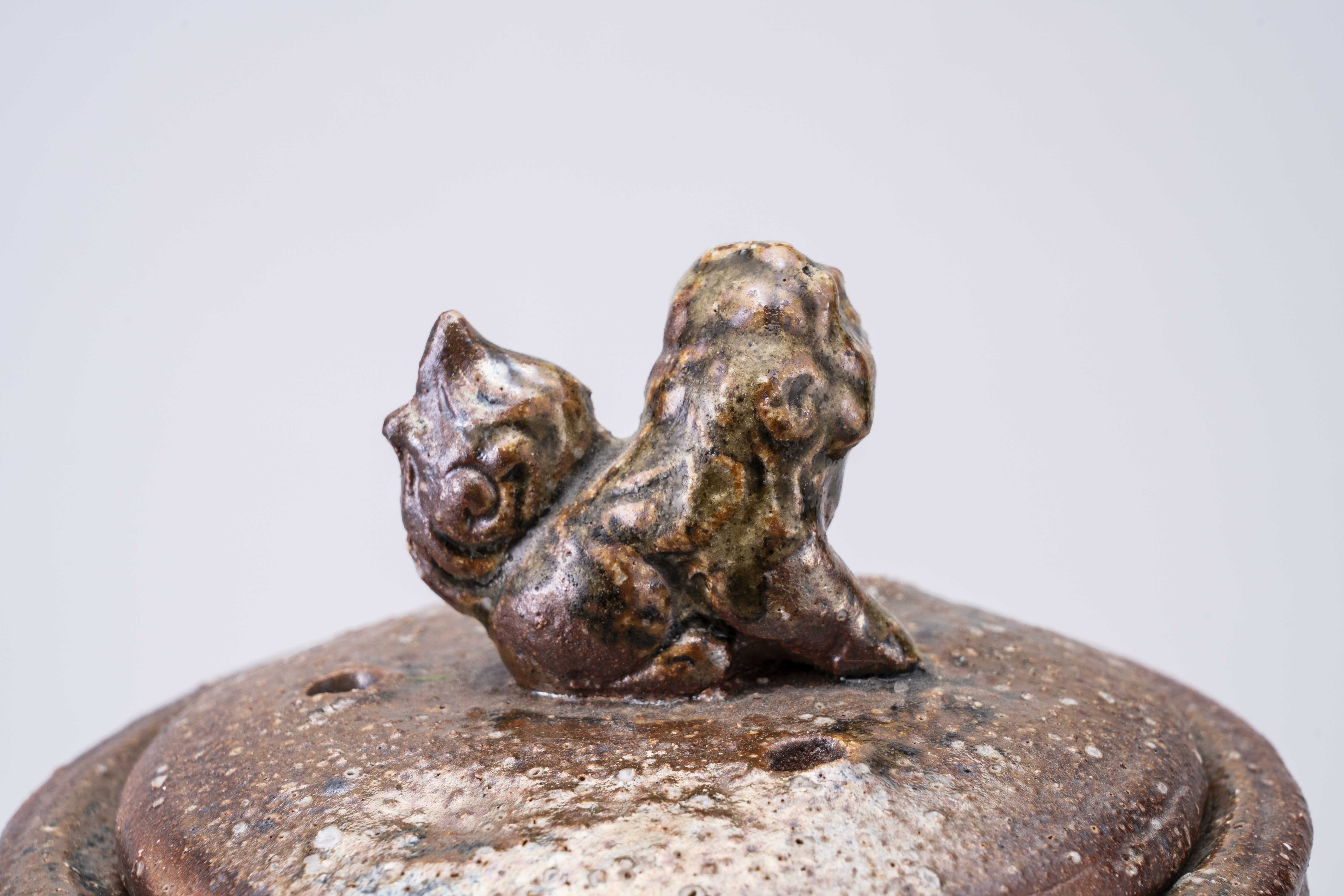 Incense burner with lion – Shigaraki ware KAMA