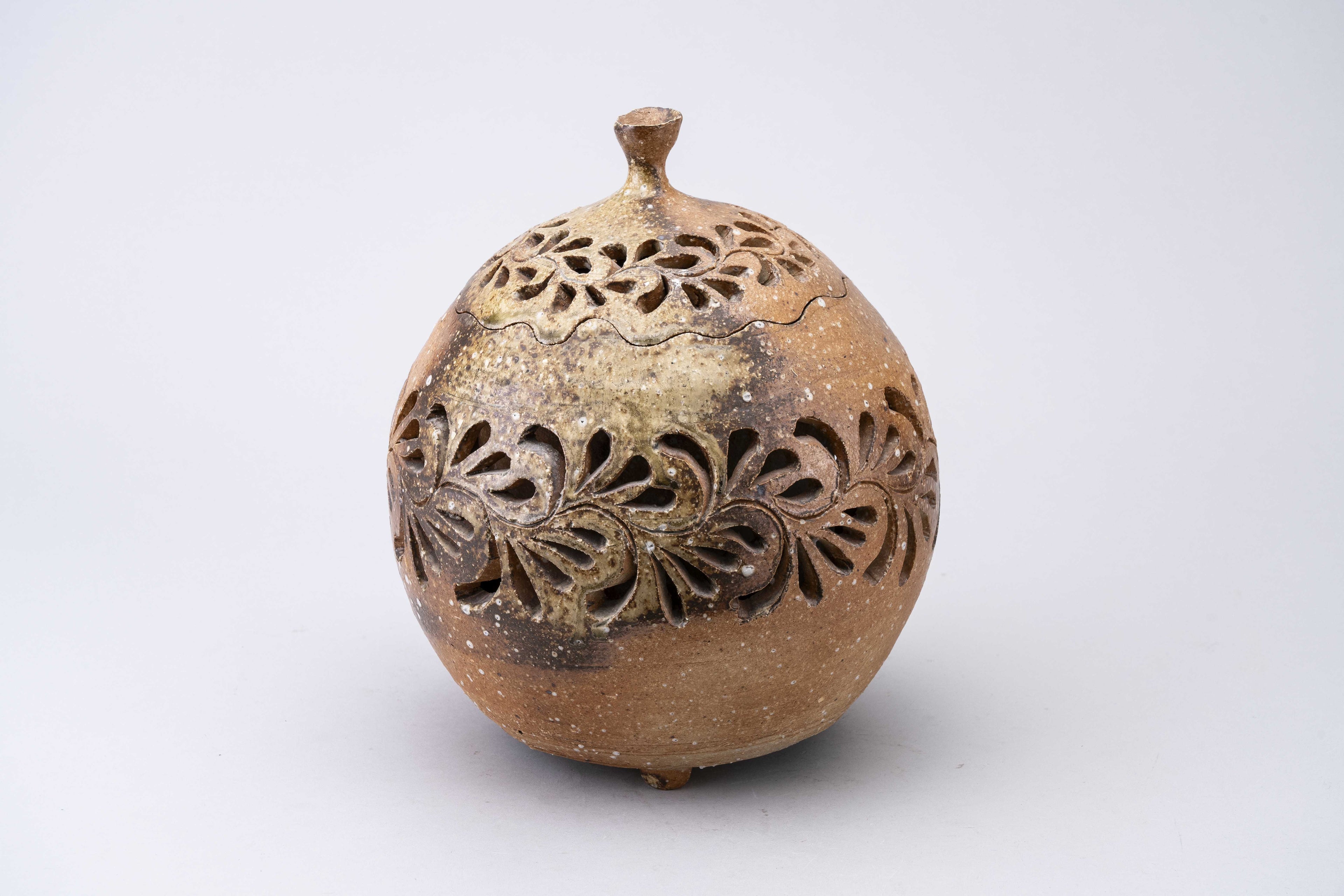 Mihō Mitoma Openwork Mizusashi