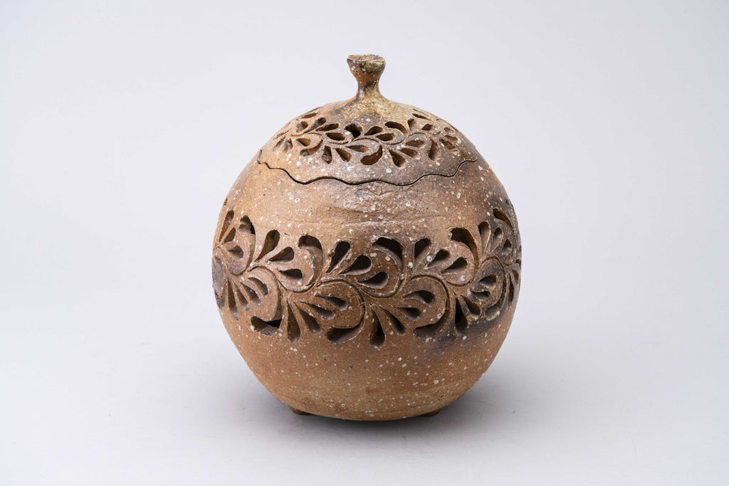 Mihō Mitoma Openwork Mizusashi