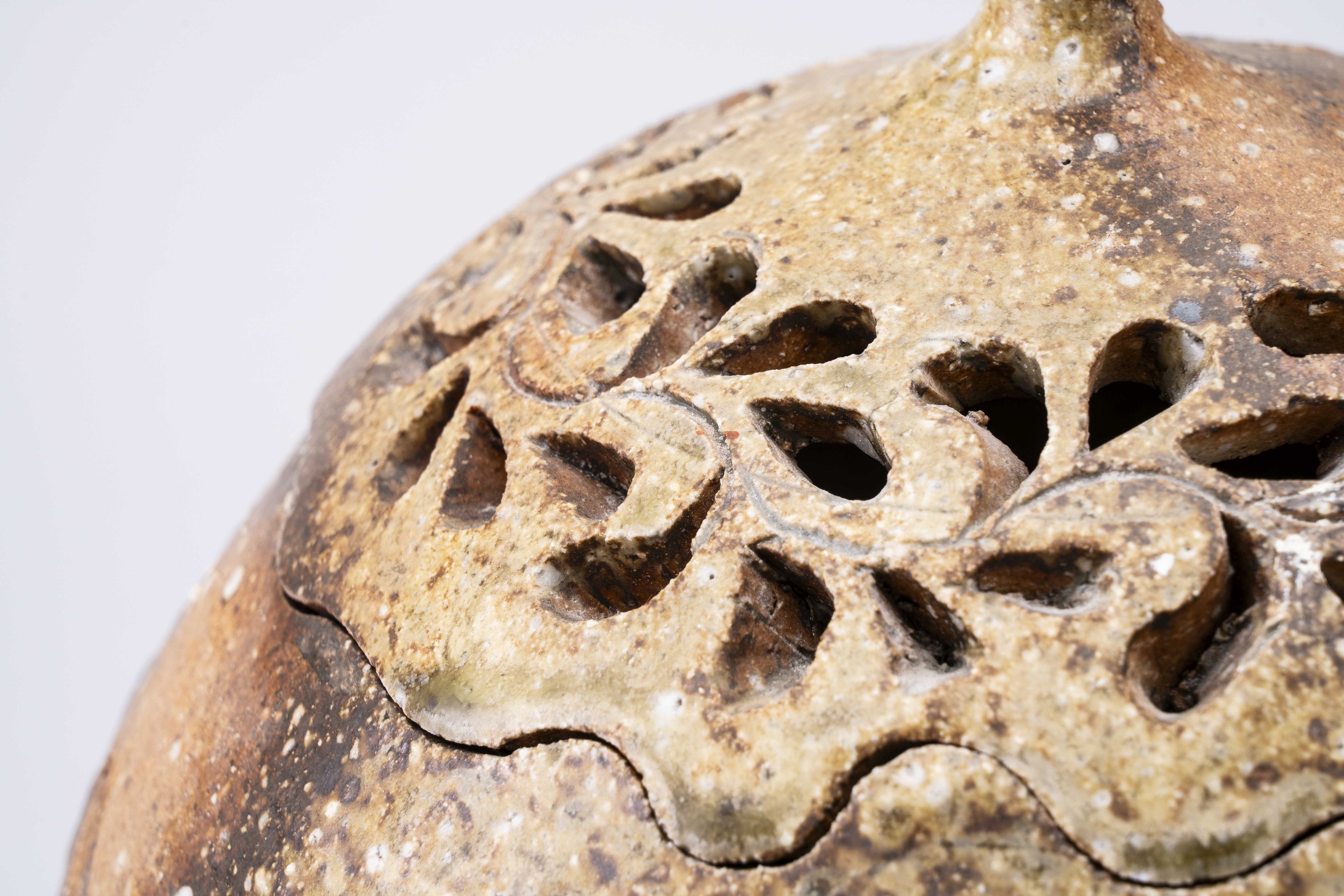 Mihō Mitoma Openwork Mizusashi