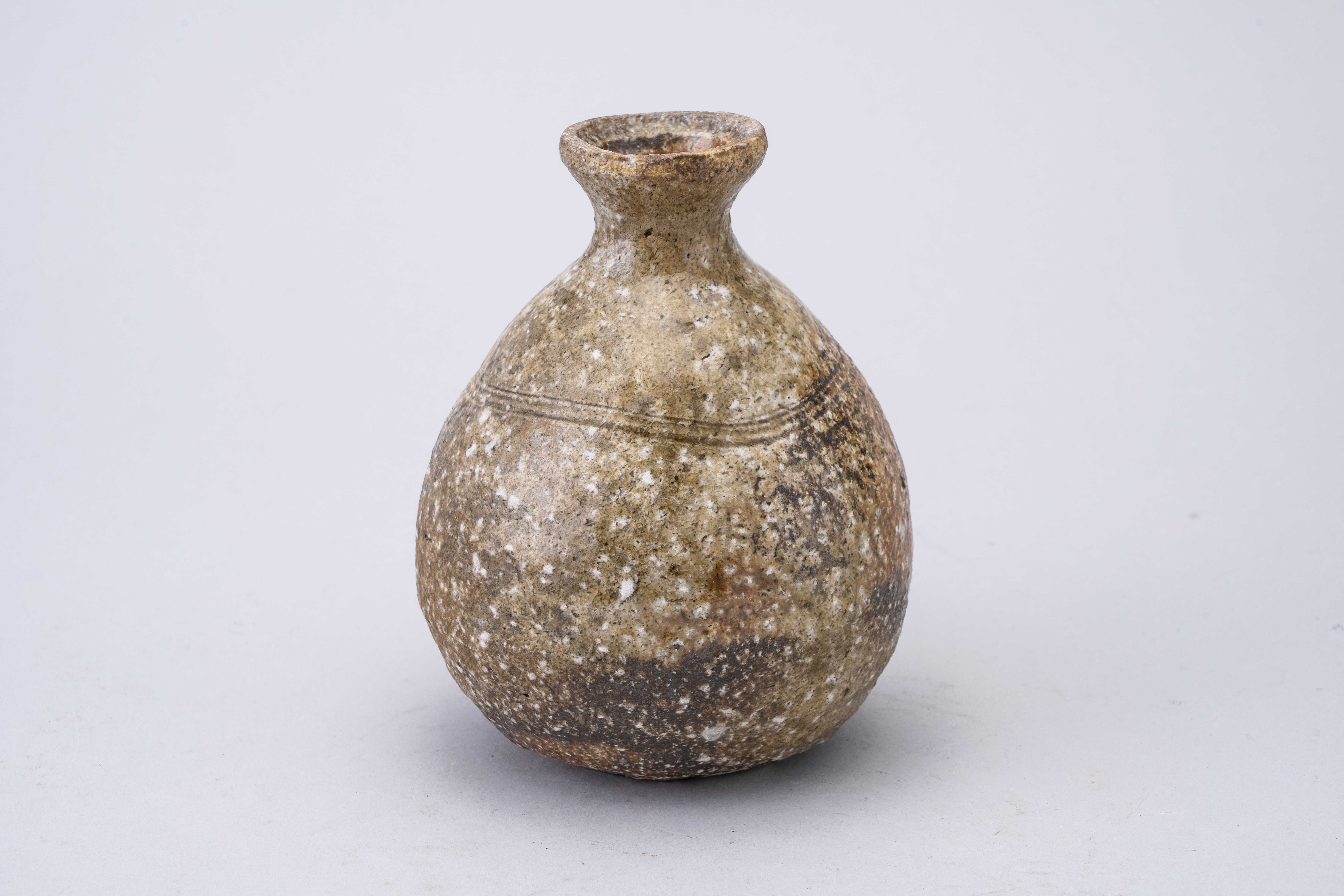 Shunsai Takahashi Tokkuri (Sake Bottle) – Shigaraki ware KAMA